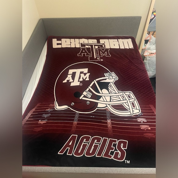 Texas A&M Aggie Football Fleece Maroon Blanket - Picture 1 of 5